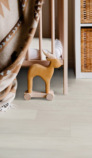 Dalle PVC à coller ALLURA TOUT EN UN 55 - Bleached Timber | Mise en situation